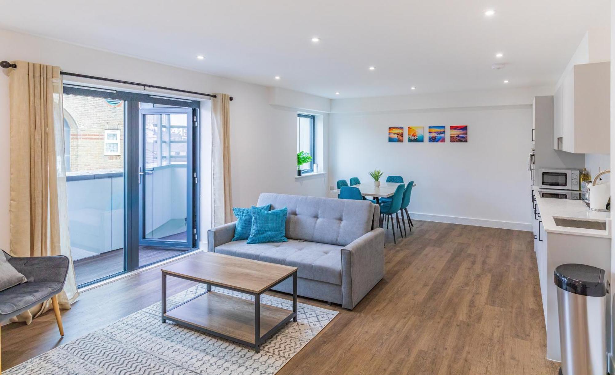 Central 2 Bed 2 Bath Apartment Near Brighton College, Beach, Hospital - Long Stay Offers Exterior foto